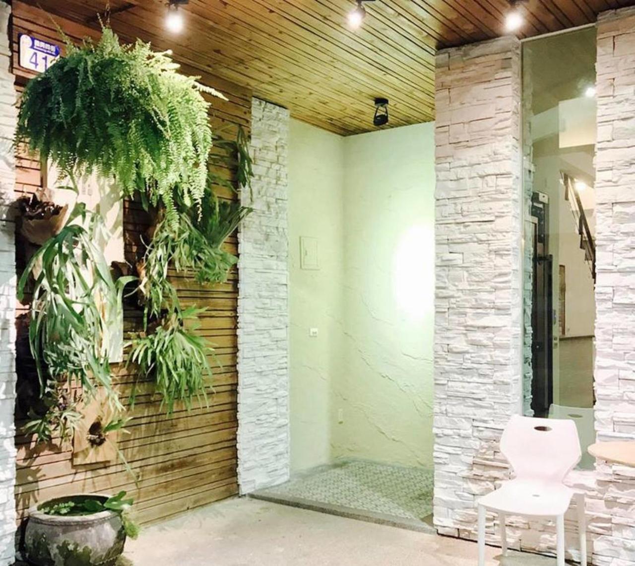 Deer Path Hotel Hualien City Exterior photo